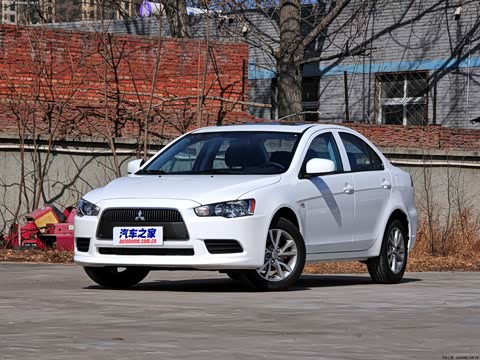 2013�� ʱ�а� 1.8L �ֶ�������