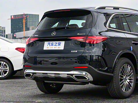 2025�� GLC 300 L 4MATIC ������ 5��