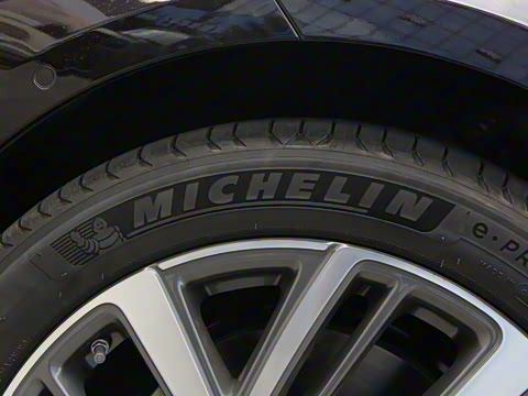 2025�� �Ŀ� E 300 L ʱ����