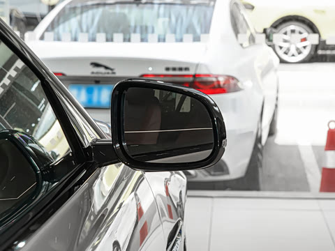 2025�� 2.0T 250PS R-DYNAMIC 90�����ذ�