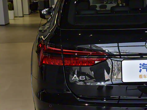 2025�� allroad quattro ̽���� 55 TFSI ����ԽҰ��