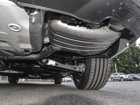 2025�� 200���������� 40 TFSI ����������