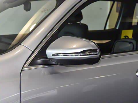 2025�� GLB 220 ������