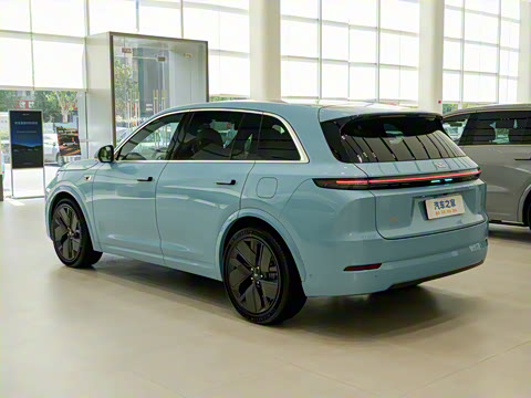 2025�� Ultra ���ܻ��°�