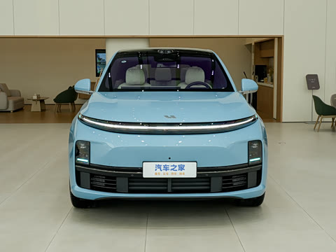 2025�� Ultra ���ܻ��°�