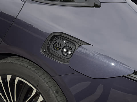 2025�� Ultra���̰�