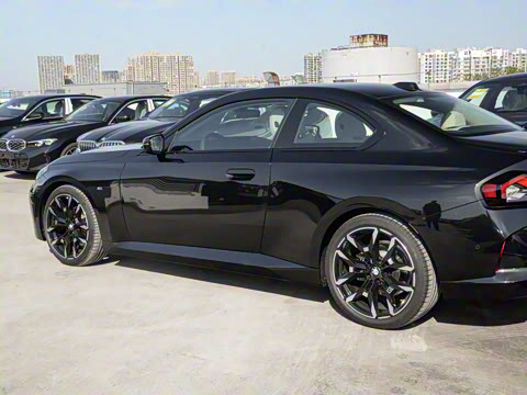 2025�� 225i M�˶���ҹ��װ