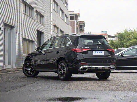 2025�� GLC 260 L 4MATIC ������