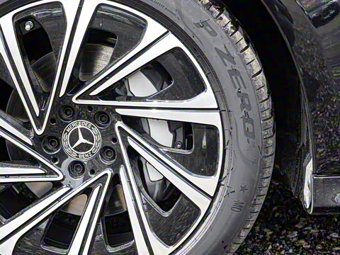 2025�� E 300 L ������