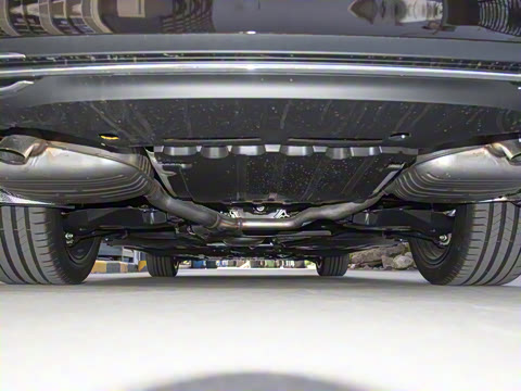 2025�� �Ŀ� E 300 L ������