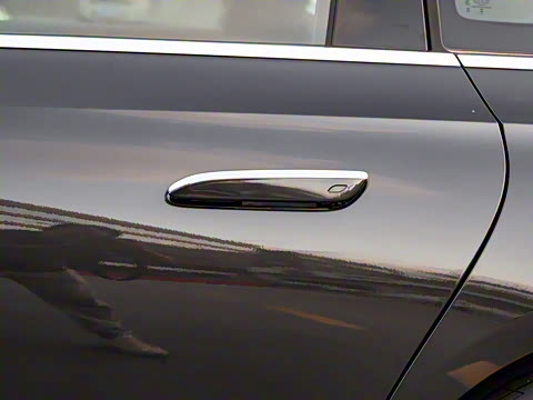 2024�� E 350 e L ���ʽ��϶����γ�