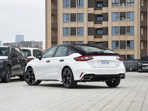 2025�� HATCHBACK 240TURBO �ֶ��ھ���