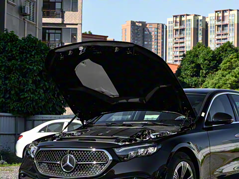 2025�� E 260 L �˶���