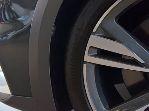 2025�� allroad quattro ̽���� 55 TFSI ����ԽҰ��