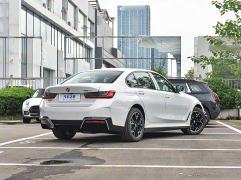 2025�� eDrive 40 L ��ҹ��װ