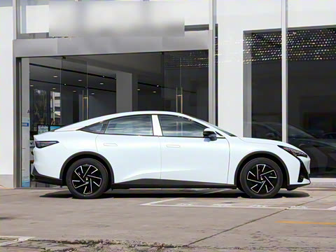 2024�� 560PRO 185kW