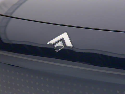 2025�� 700 Ultra�������������״��