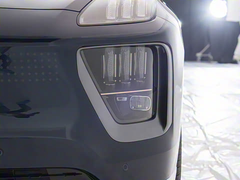 2025�� 700 Ultra�������������״��