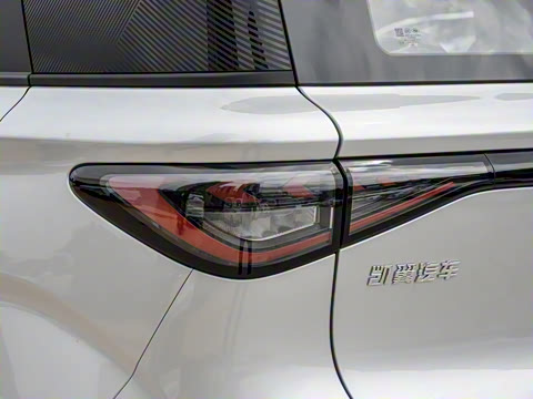 2025�� Mate 300km׷���