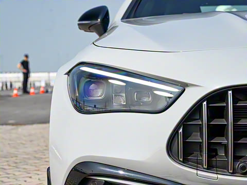 2024�� AMG CLE 53 4MATIC+ ���ܳ�