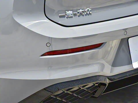 2025�� �Ŀ� 300TSI R-Line