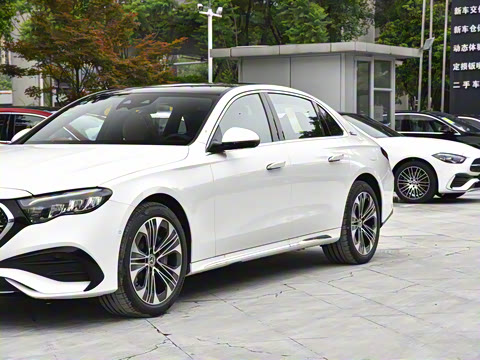 2024�� E 350 e L ���ʽ��϶����˶��γ�