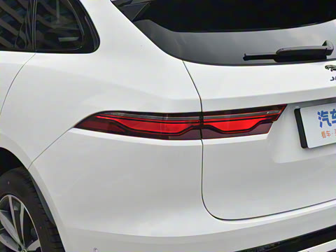 2025�� P250 R-Dynamic SE