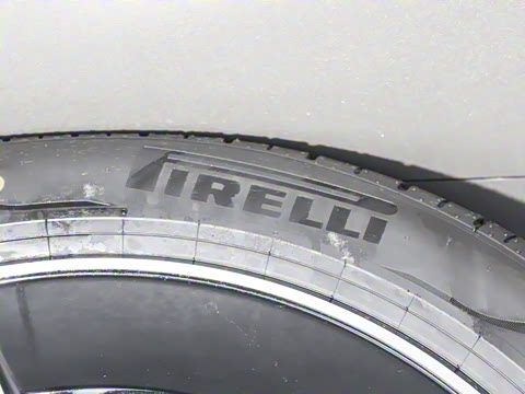 2025�� �Ŀ� E 300 L �����˶���