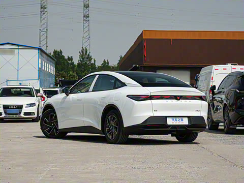 2025�� 560PRO 185kW