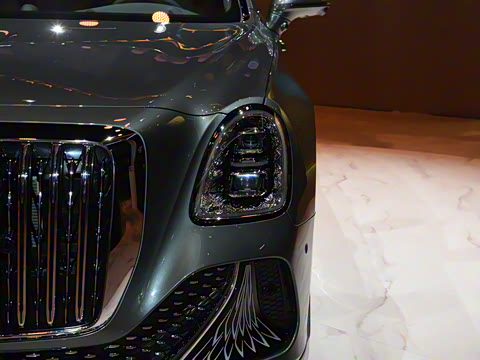 2024�� 4.0T V8��