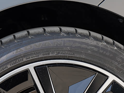 2025�� eDrive 40 L 50����������