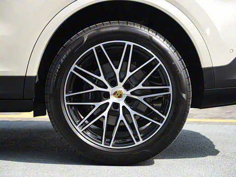 2025�� Cayenne 3.0T