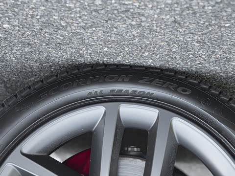 2025�� 400PS Dynamic SE