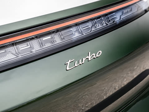 2024�� Taycan Turbo