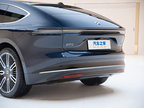 2025�� 102kWh �׷�������