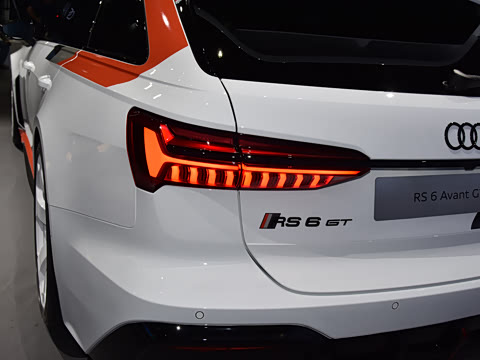 2025�� RS 6 Avant GT