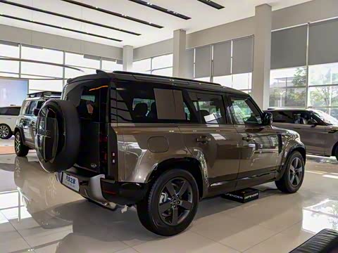 2025�� 110 3.0T P400 X-Dynamic HSE