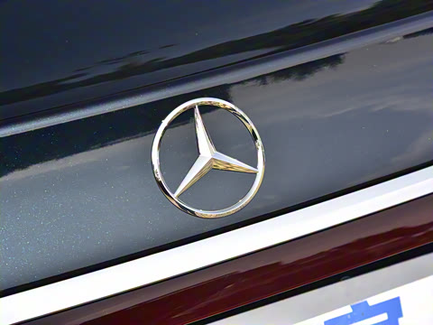 2025�� E 300 L ������