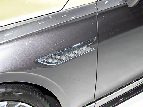 2024�� 4.0T V8 Mulliner