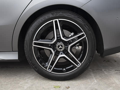 2024�� �Ŀ� CLA 260 4MATIC ���ܳ�