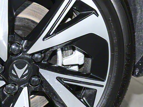 2025�� 688MAX 175kW