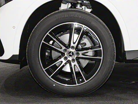 2025�� �Ŀ� GLC 260 L 4MATIC ������