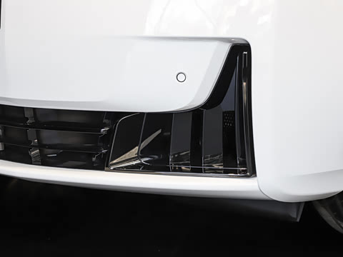 2025�� Black Badge