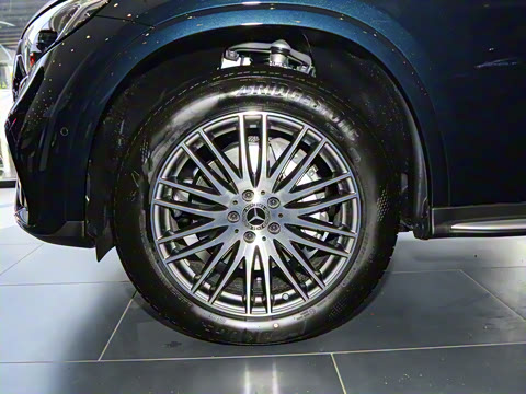 2025�� �Ŀ� GLC 300 L 4MATIC ������ 5��