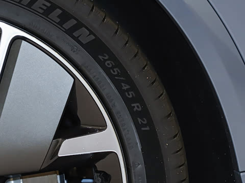 2025�� Ultra ���ܻ��°�