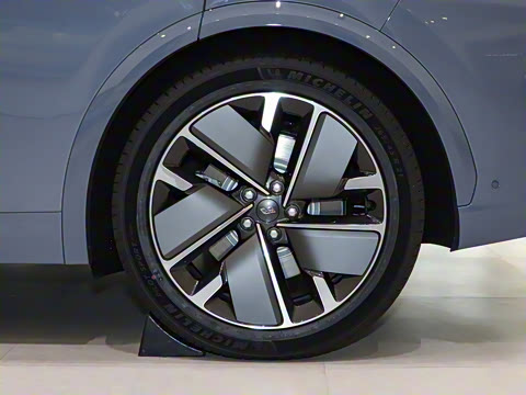 2025�� Ultra ���ܻ��°�