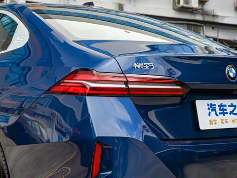 2024�� 525Li M�˶���װ