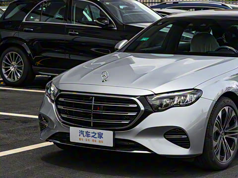 2024�� E 350 e L ���ʽ��϶����γ�