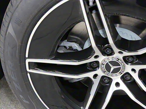 2025�� �Ŀ� E 300 L �����˶���