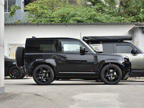 2025�� 90 5.0T V8